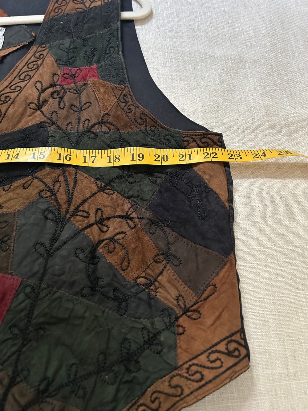 VTG Fashion Bug Patchwork Leather Vest Embroidered Floral Eclectic Grandma Y2K - Picture 8 of 14